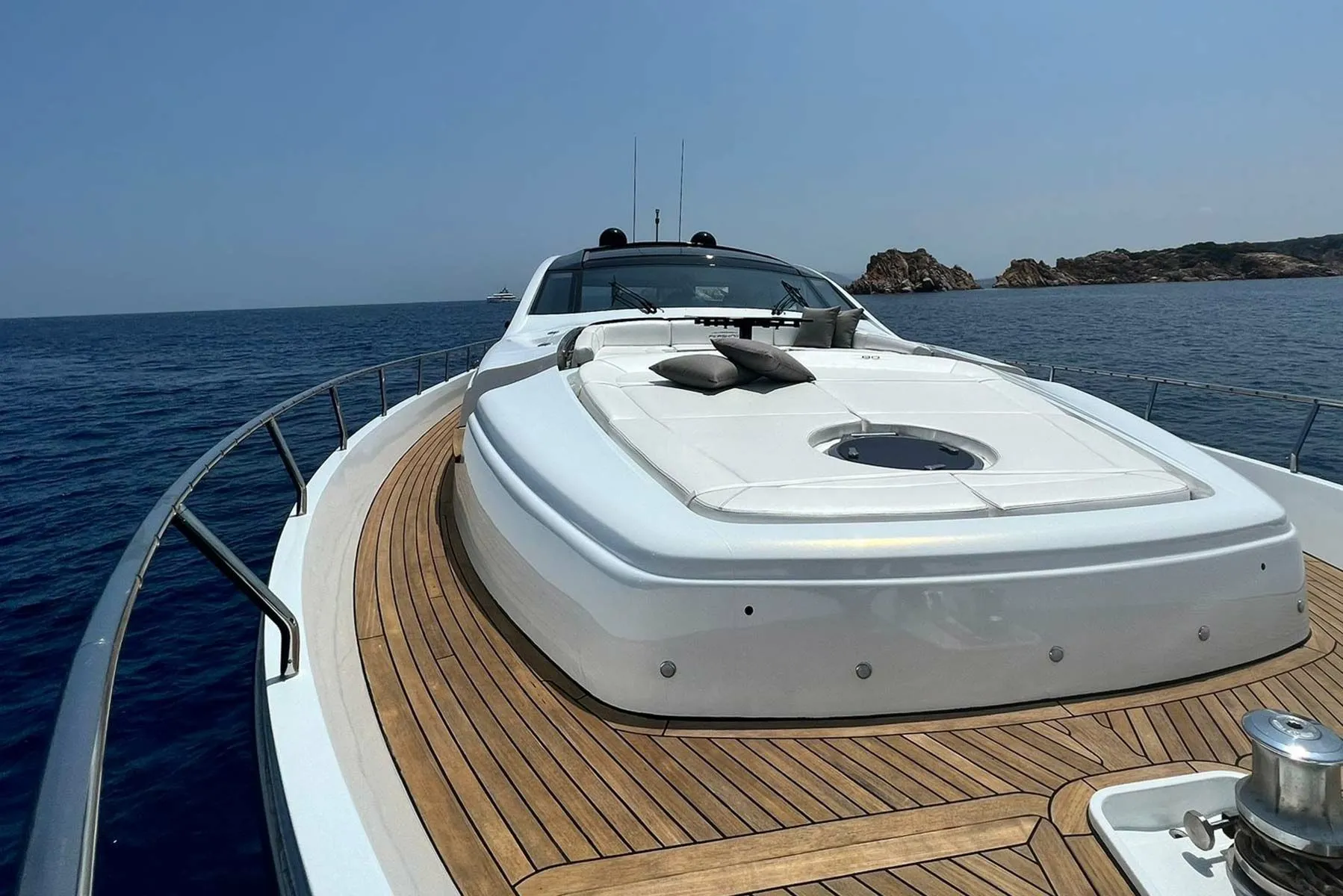 Charter a 25m Boat in Poltu Quatu