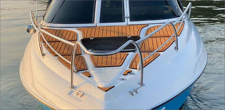 Explore Guarujá on a 7.31m Rental Boat