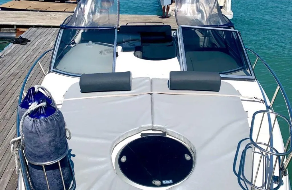 Explore Trapiche de Canasvieiras on a 9.28m Rental Phantom 290