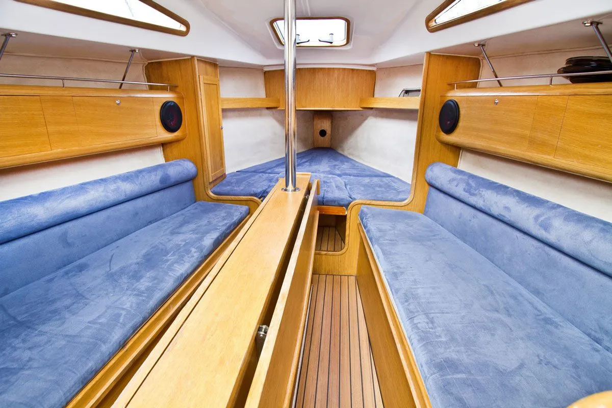 Explore Piekna Gora on a 7.49m Rental Sailing Yacht