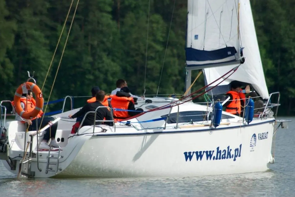 7.72m Ruciane-Nida 2 Cabin Sailing Yacht Hire