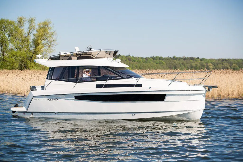 Explore Węgorzewo on a 10.38m Platinum 989 Motor Yacht Rental