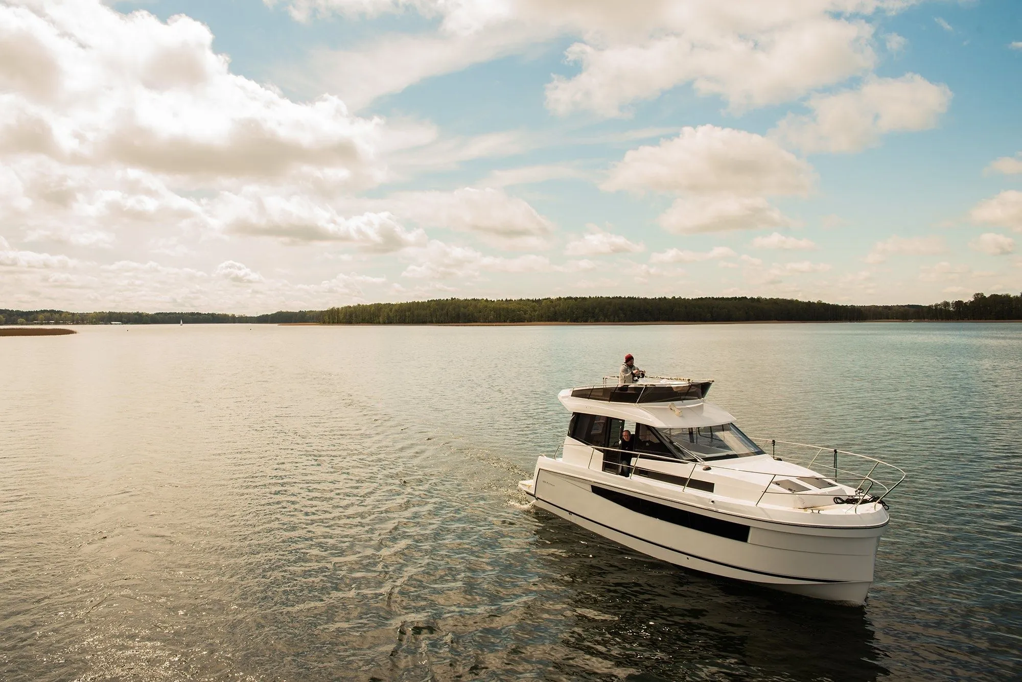 Explore Węgorzewo on a 10.38m Rental Motor Yacht Platinum 989