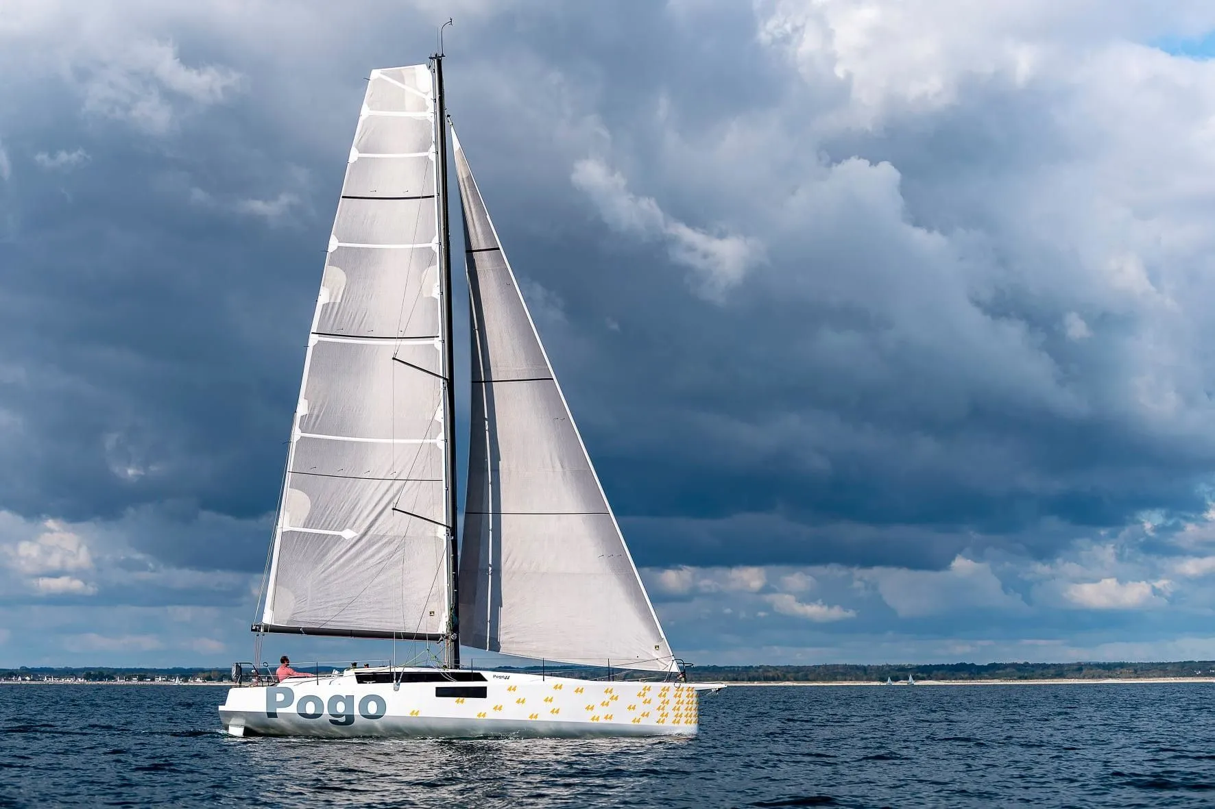13.55m La Rochelle Sailing Yacht Pogo 44 Hire