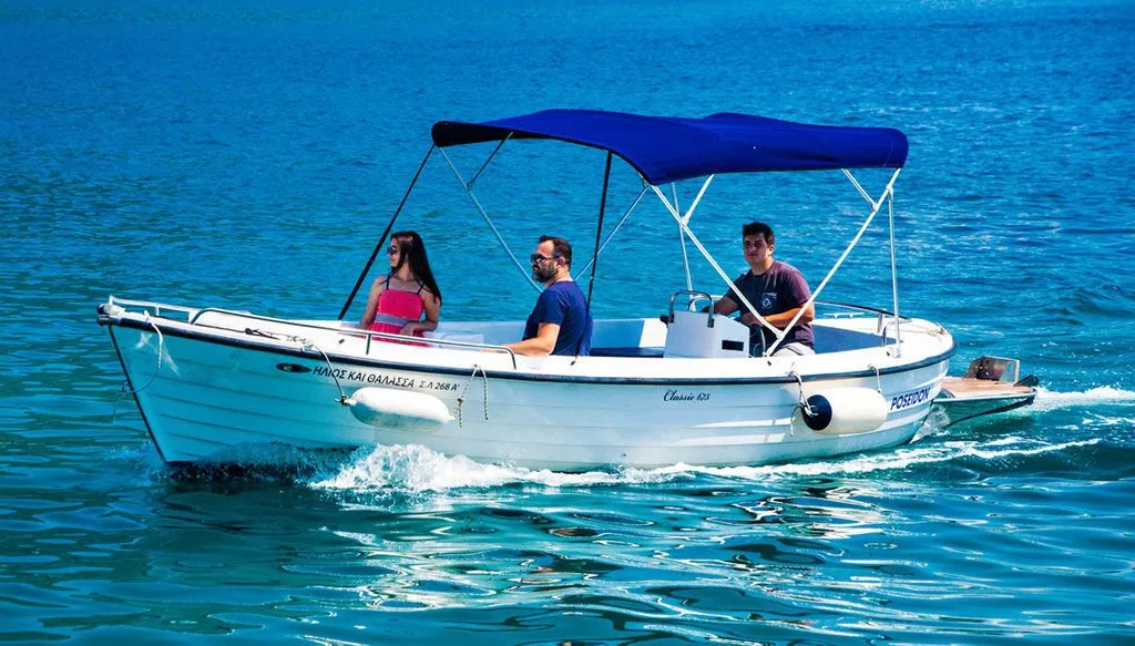Charter a 4.7m Motor Boat in Nydri