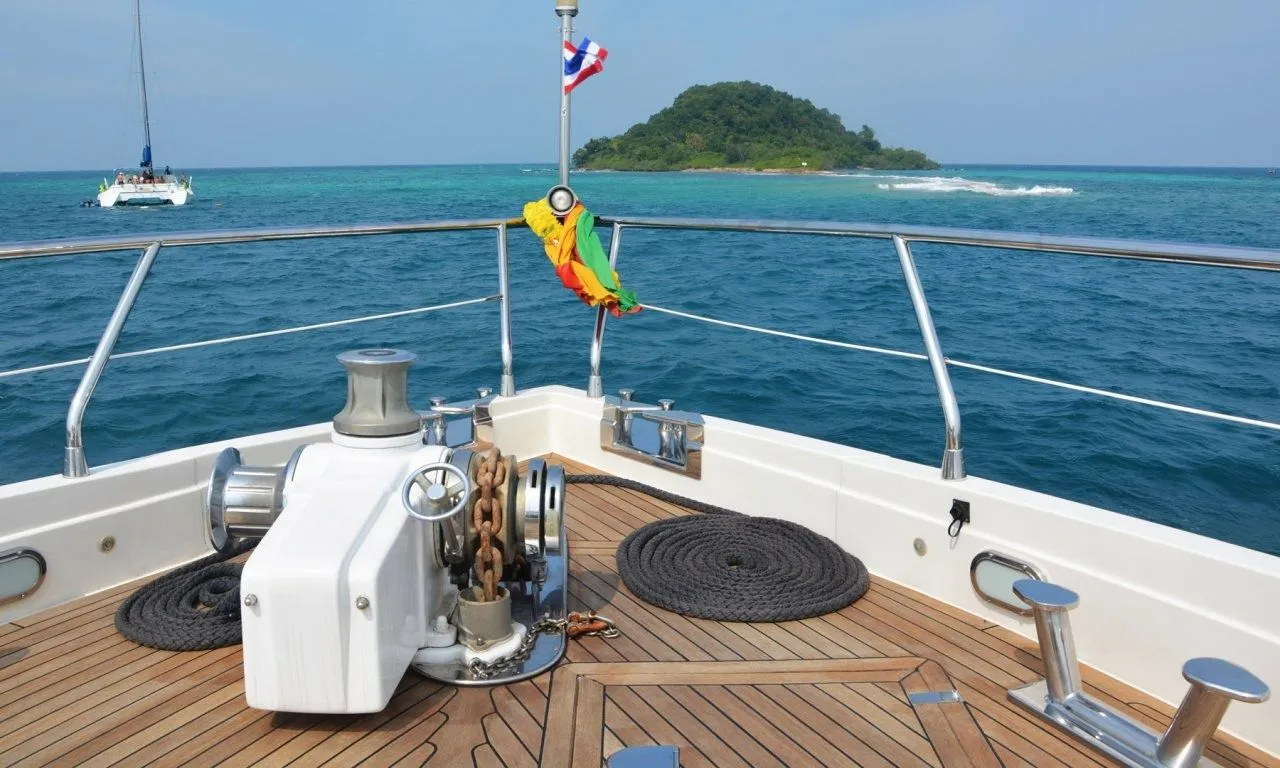 Santa Elena Charter Boat