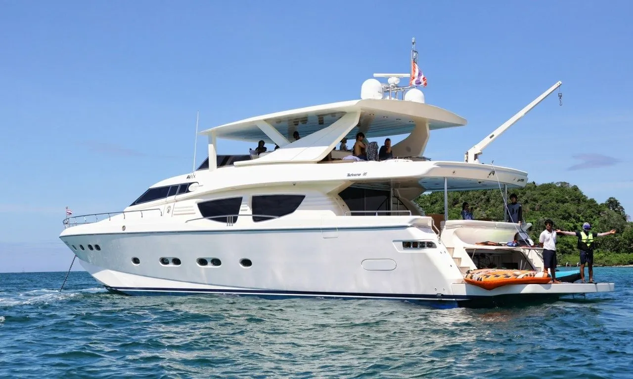 26.5m Pattaya Central Posillipo 85 Motor Yacht Hire