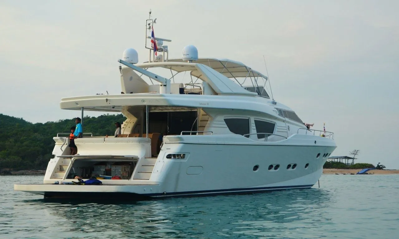 26.5m Pattaya Central Posillipo 85 Motor Yacht Hire