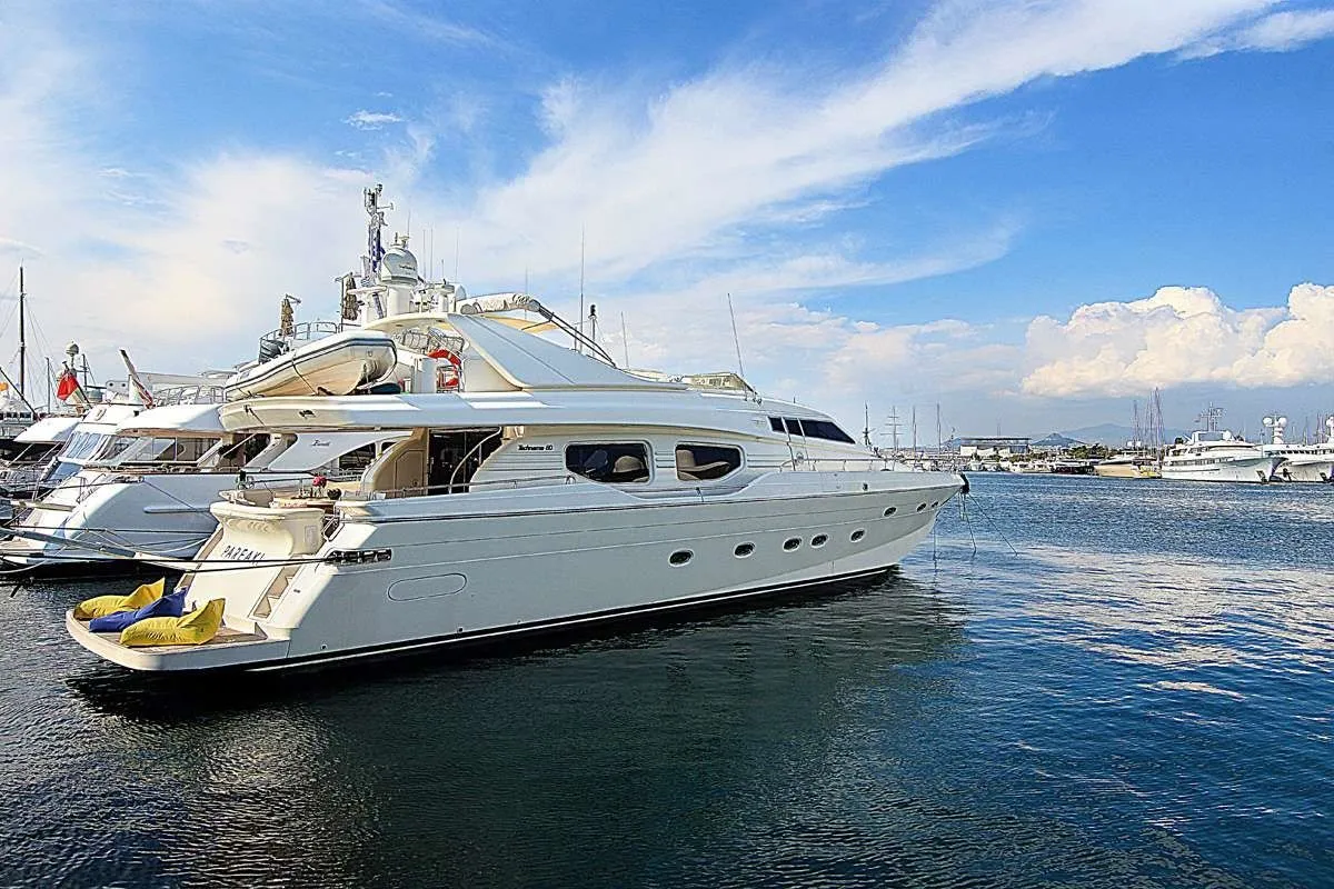 Pareaki Charter Boat