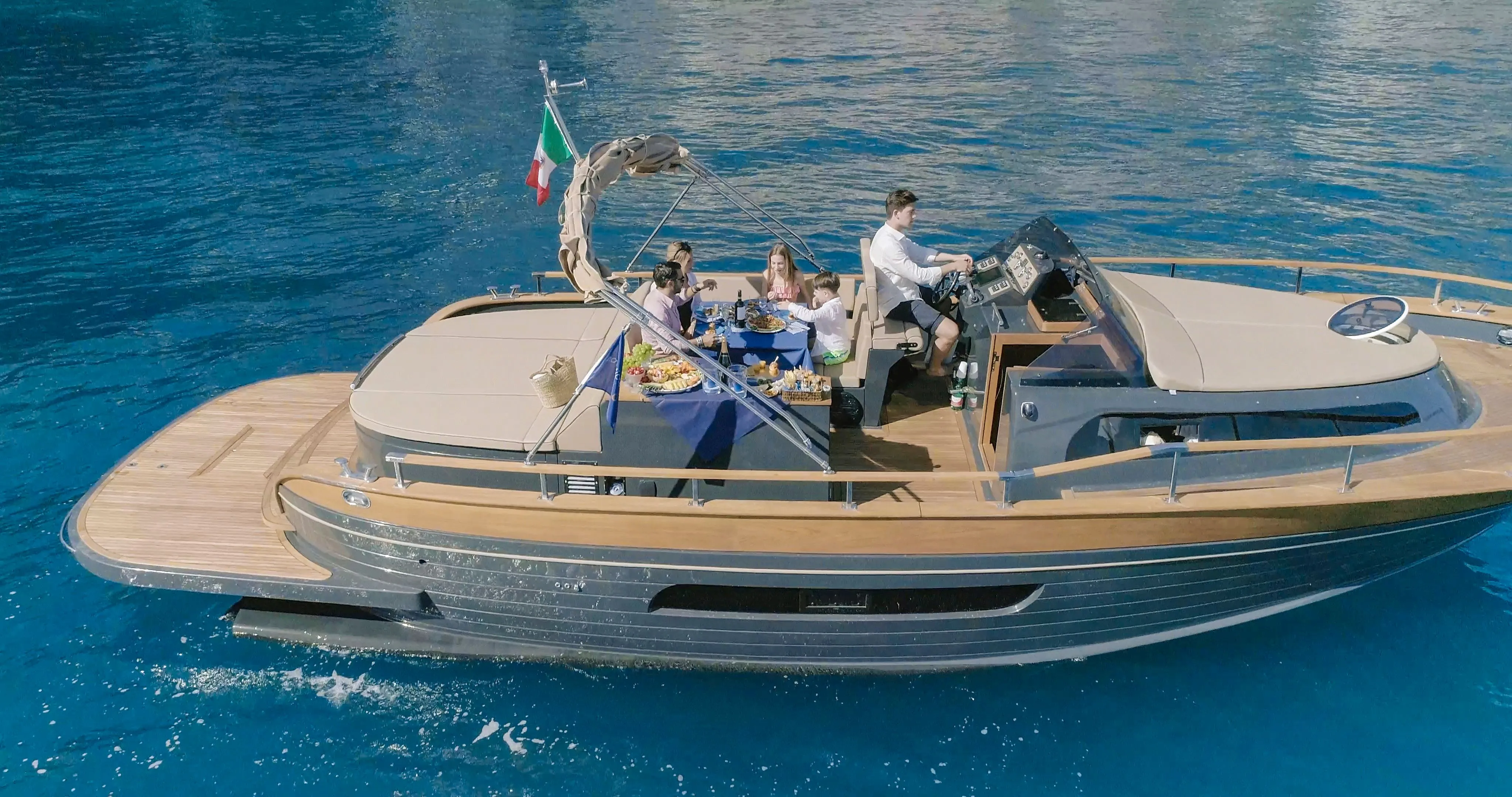 Partenope Charter Boat - 4