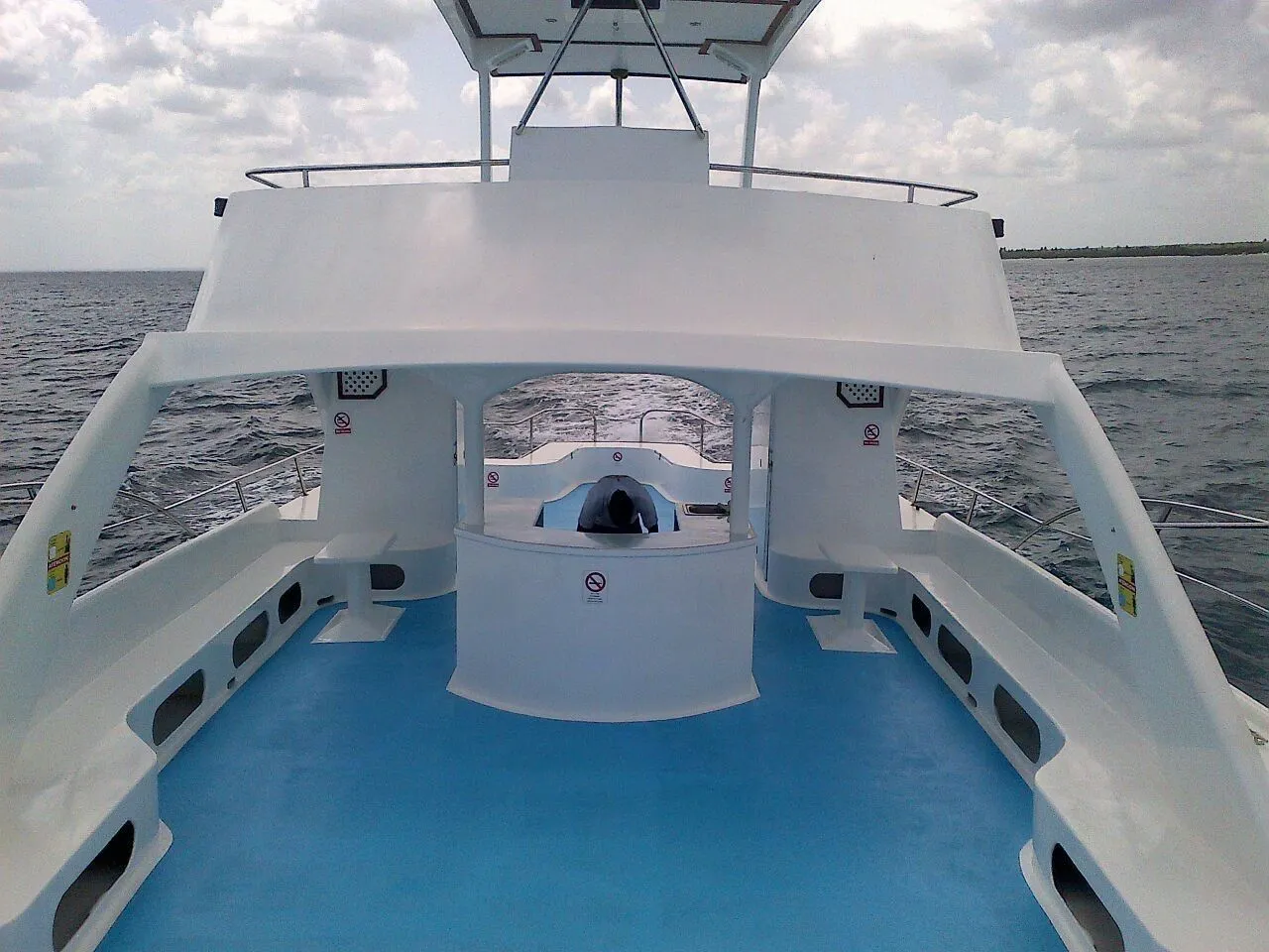 Charter a 14.95m Power Catamaran in La Romana