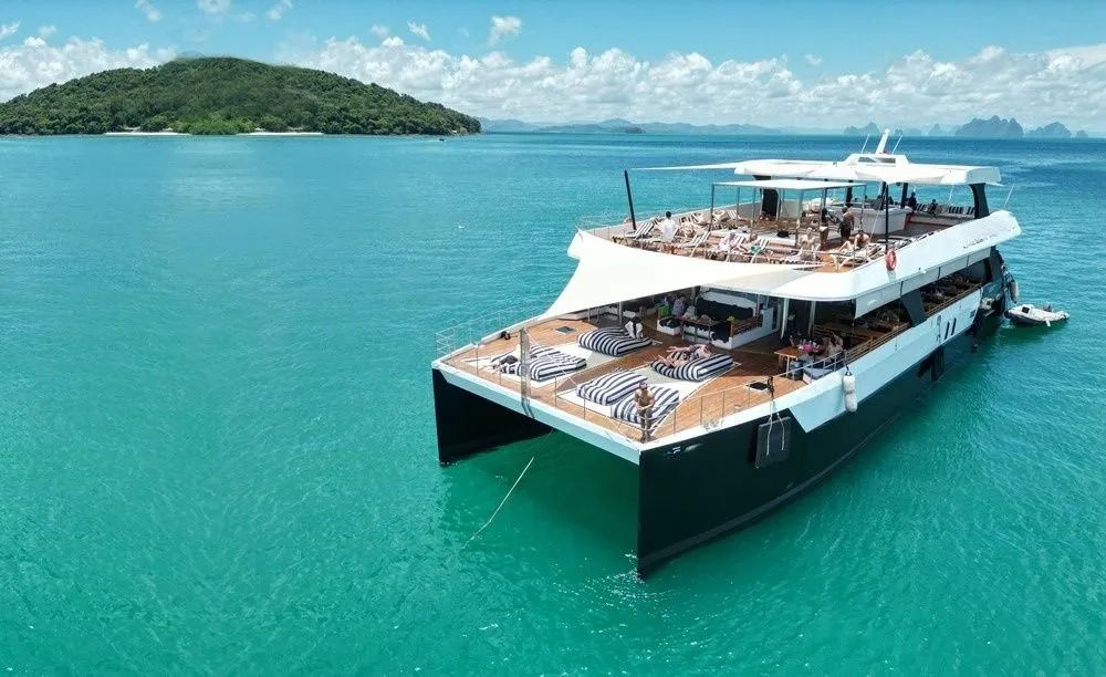33.83m Pa Klok Power Catamaran Hire
