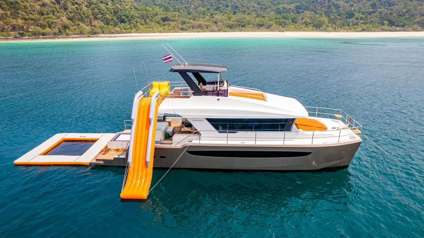 Rent a 17m Power Catamaran in Pattaya Central