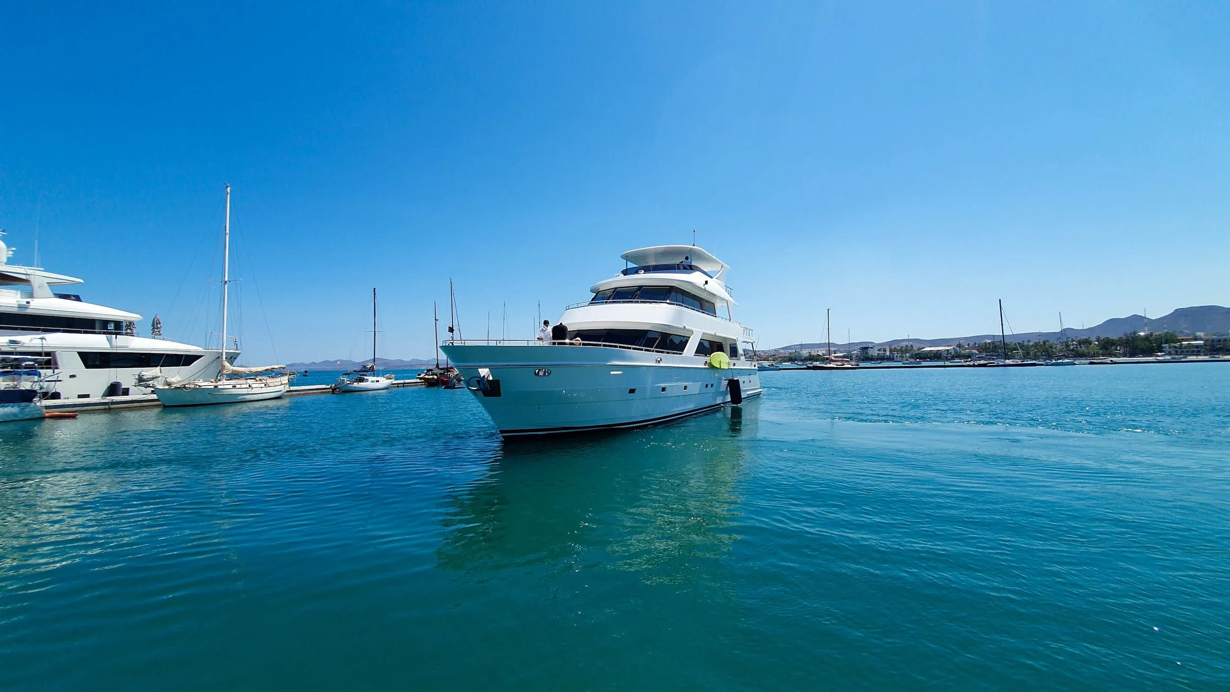 26.5m La Paz Motor Yacht Hire