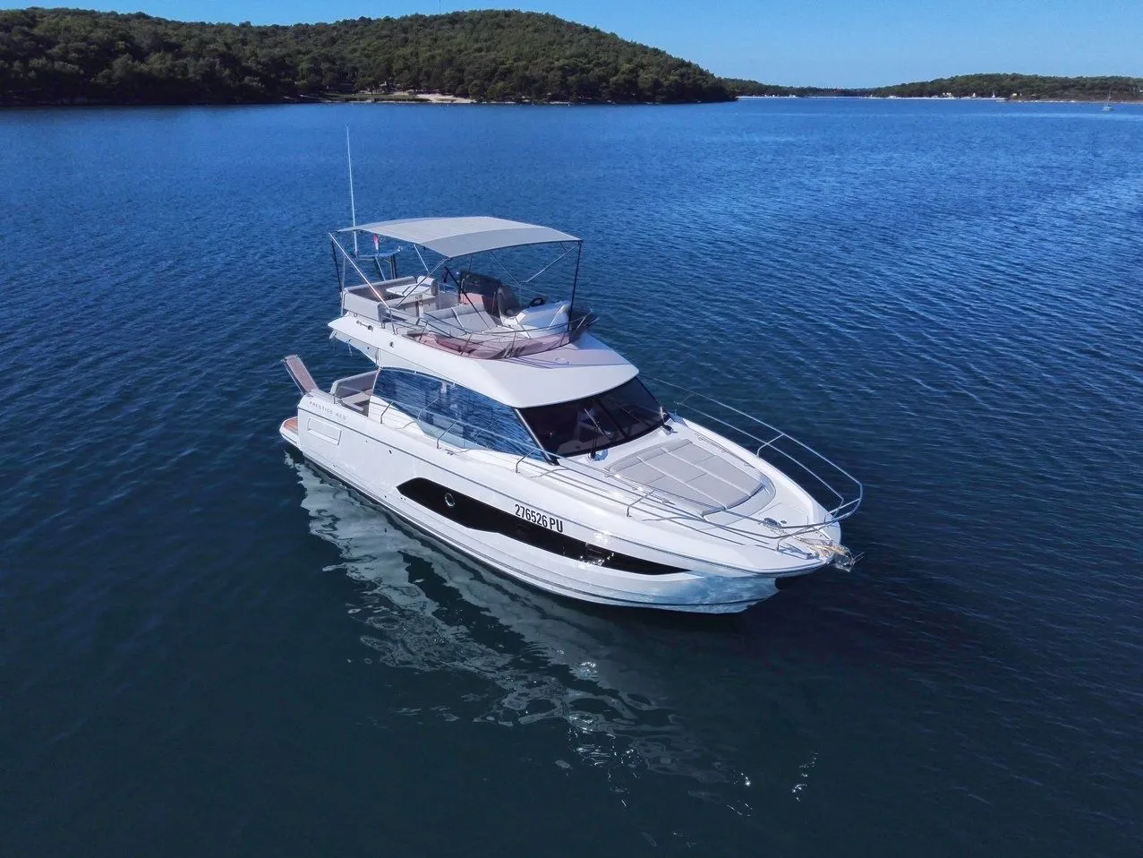 Explore Medulin on a 13.06m Rental Prestige 420