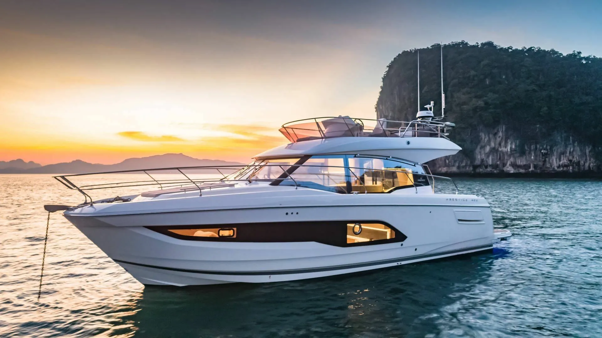 Boat - 13.06m Split Boat Hire