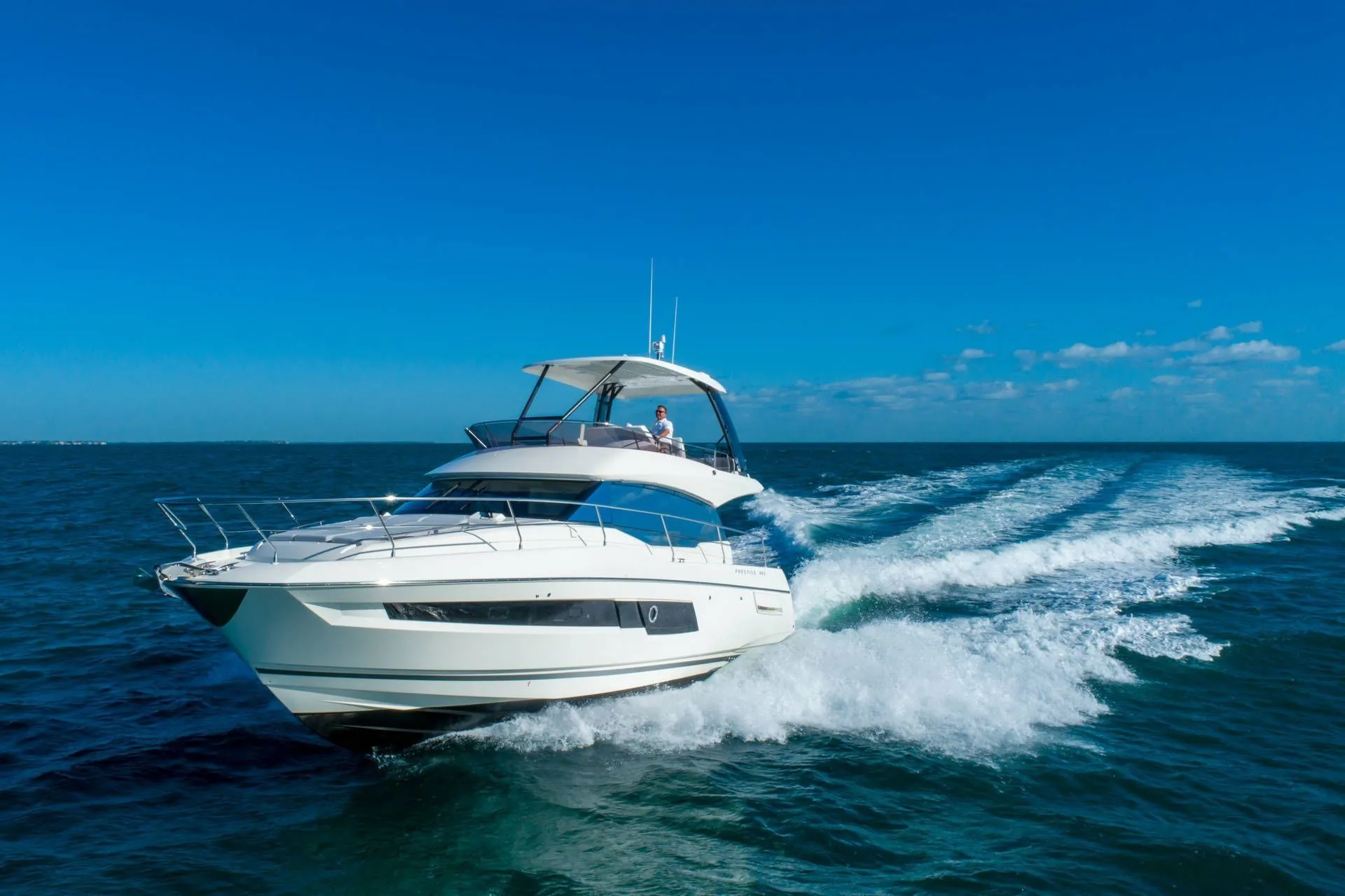 Charter a 14.29m Prestige 460 Fly in Split