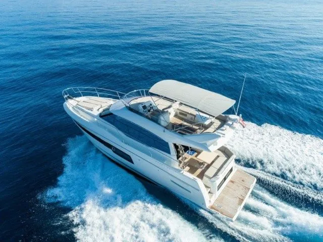 Explore Dubrovnik on a 14.29m Rental Motor Yacht Prestige 460 Fly