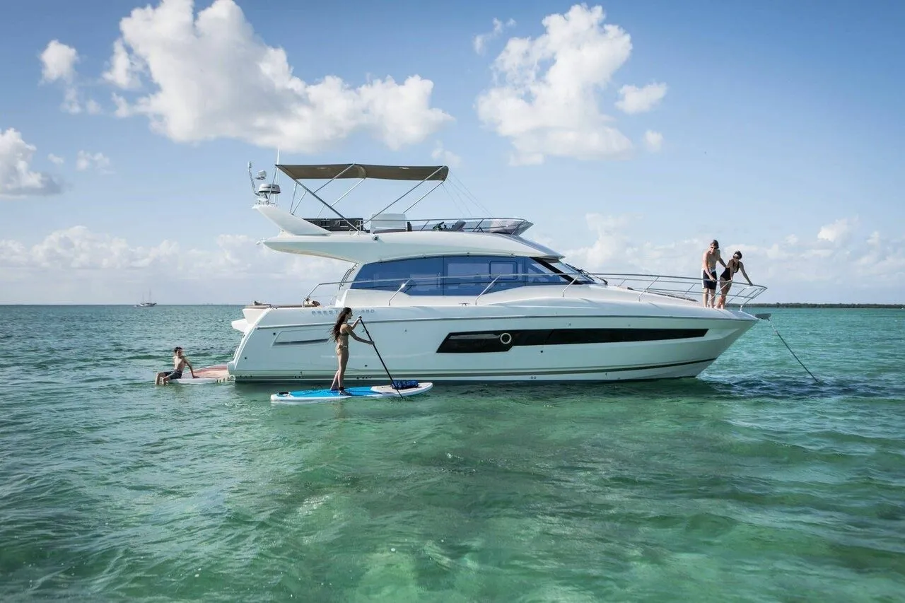 Rent a 14.29m Motor Yacht in Rovinj