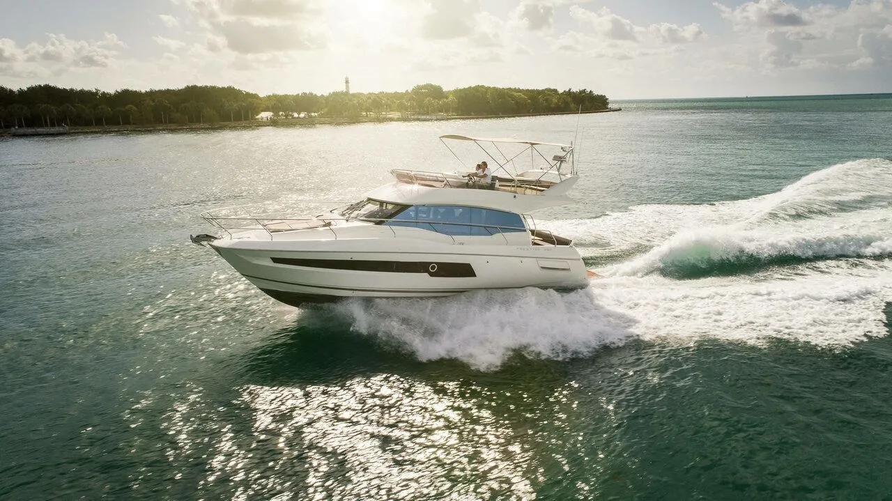 Rent a 14.29m Motor Yacht in Rovinj