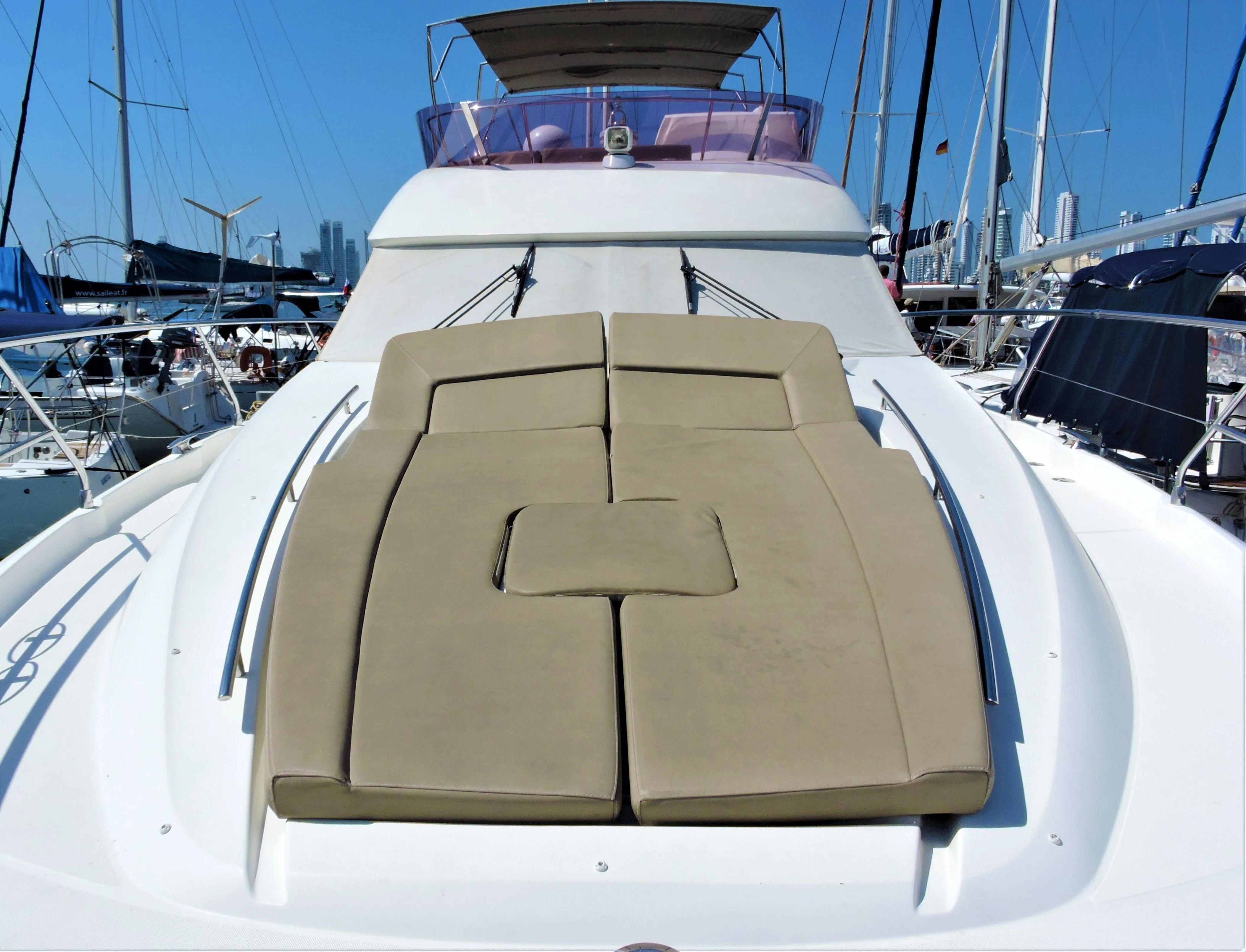 Rent a 15.2m 3 Cabin Motor Yacht in Cartagena de Indias