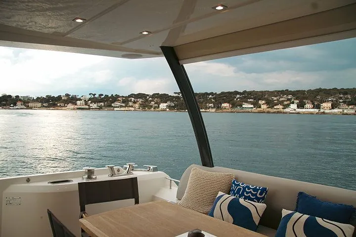 19.1m Antibes Prestige 680 Motor Yacht Hire