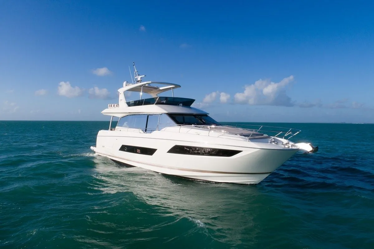 Rent a 21.45m Motor Yacht in Antibes