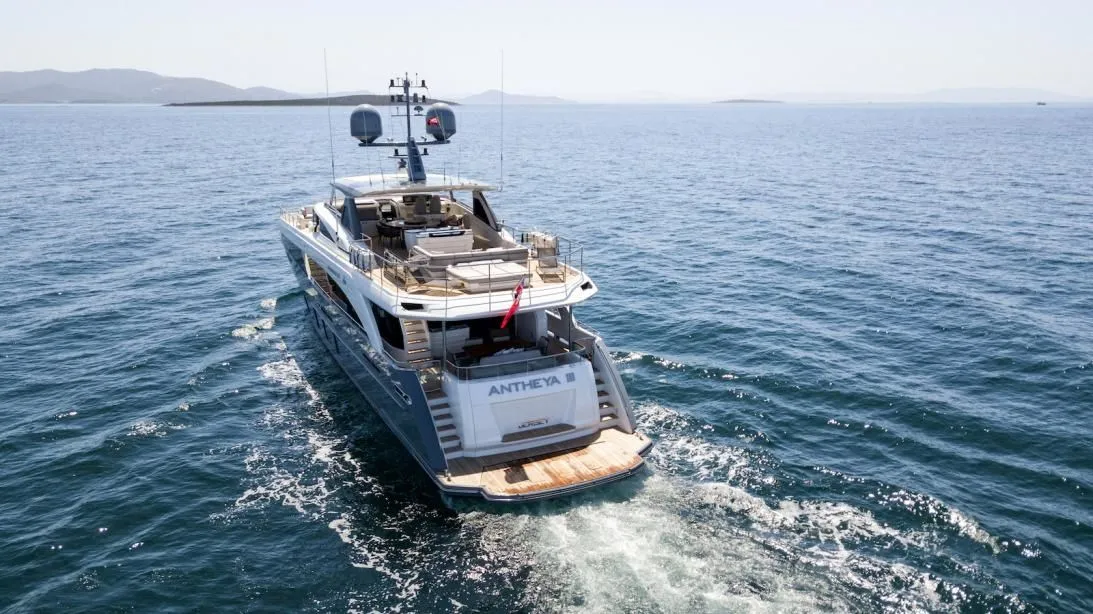 Antheya 3 Charterboot - 5