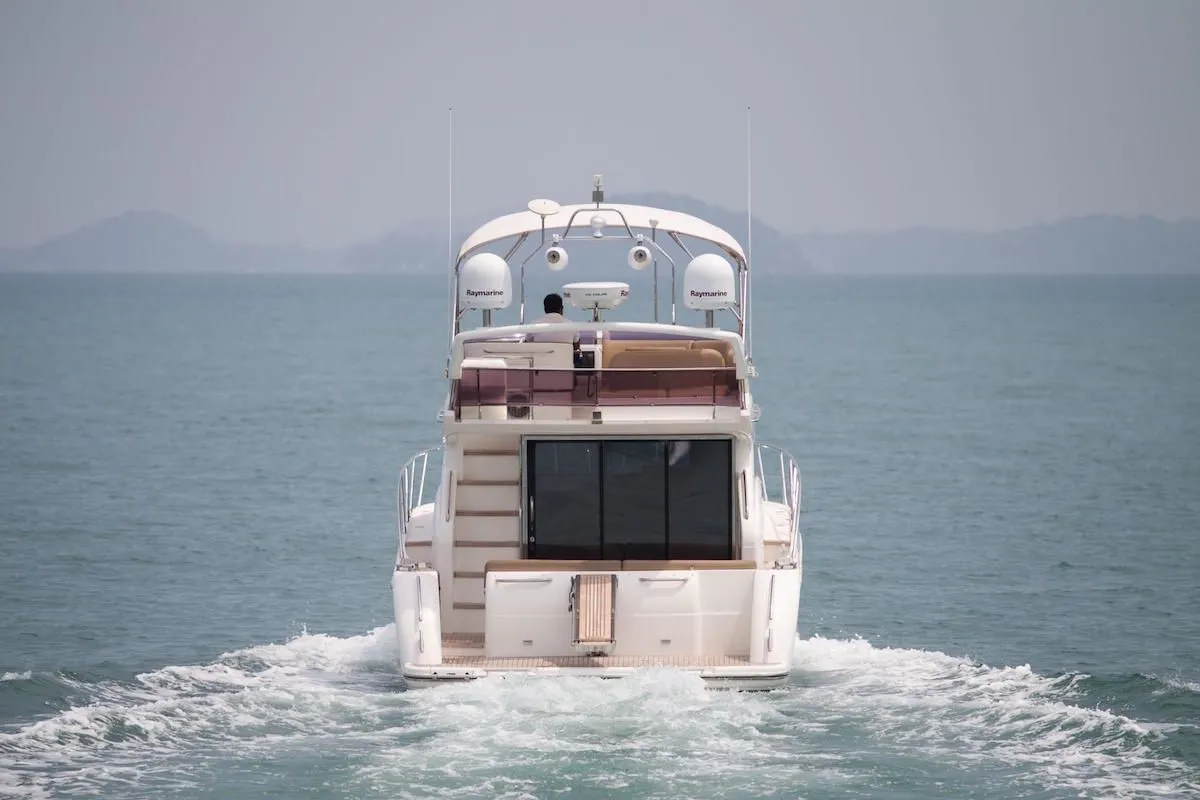 The Lux Charterboot - 3