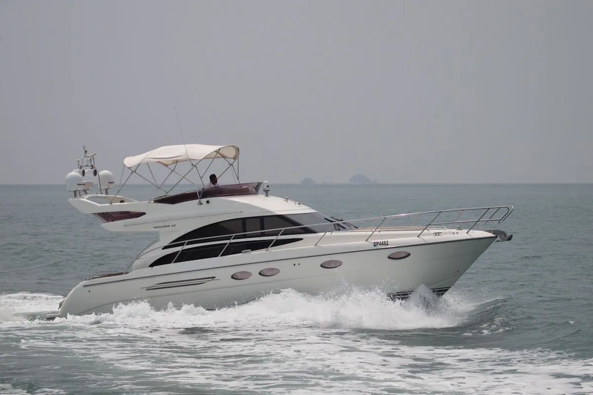 13.5m Pattaya Central Princess 42 Motor Yacht Hire