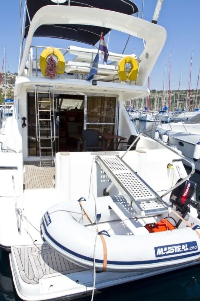 Чартер Antares 2 - 4