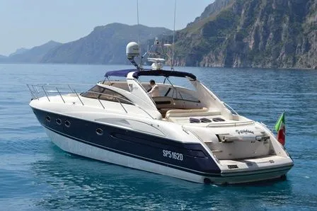 Rent a 16m Princess 50 in Amalfi