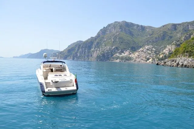 Rent a 16m Princess 50 in Amalfi