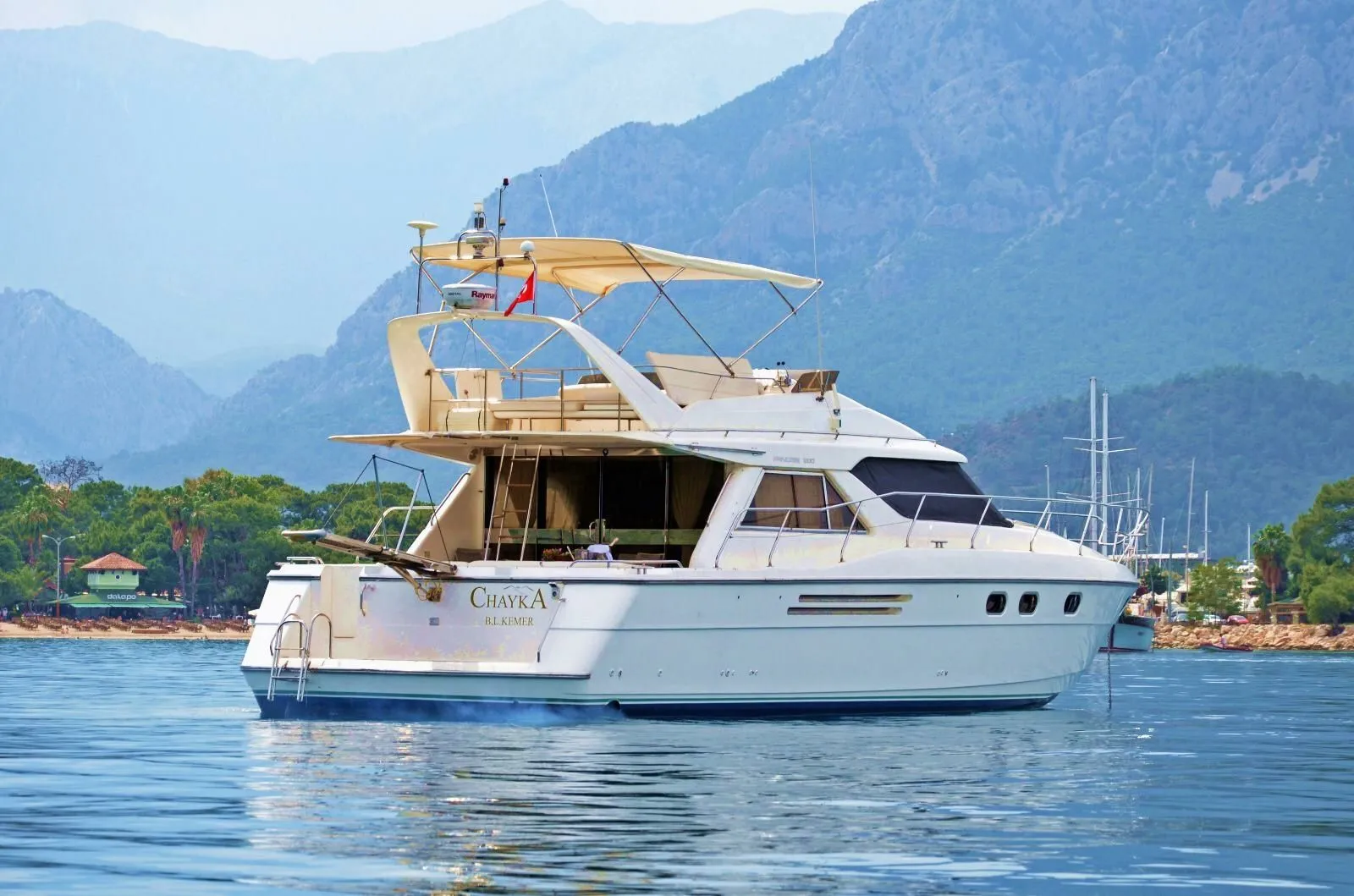 Rent a 16m Motor Yacht in Kemer
