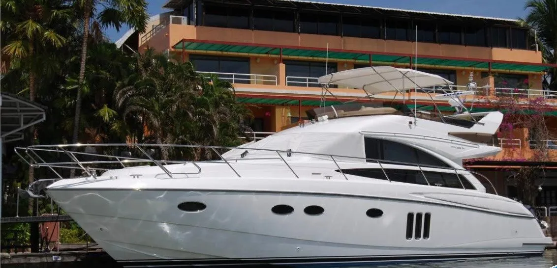 Rent a 16.57m Princess 54 Motor Yacht in Pattaya Central