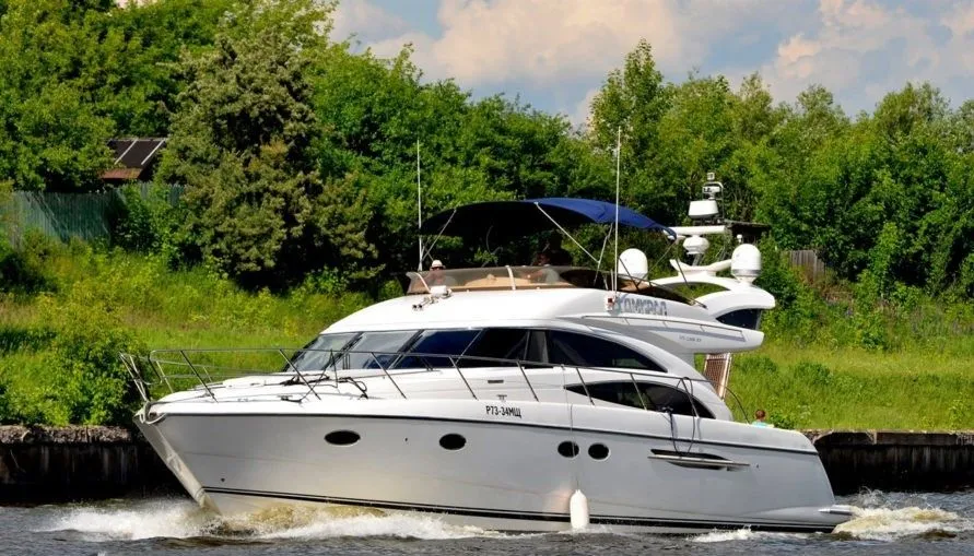 Charter a 17.68m Motor Yacht Princess 57 in Moscow