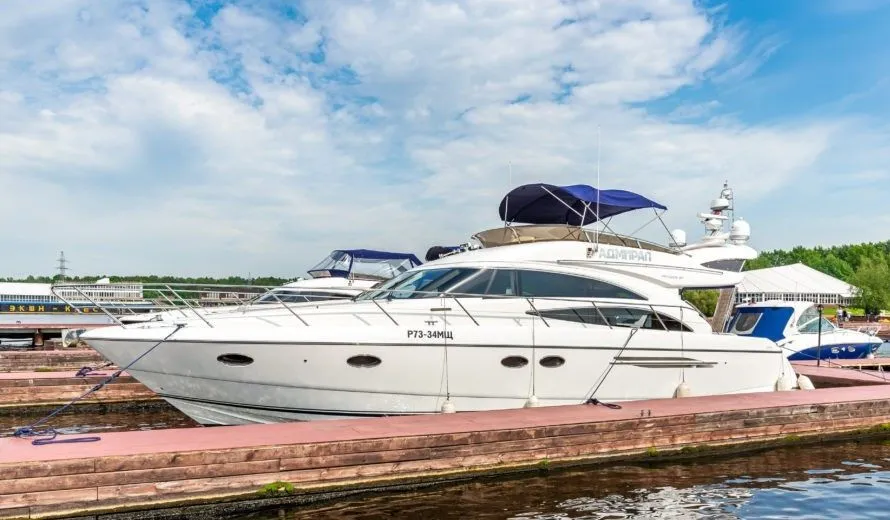 Charter a 17.68m Motor Yacht Princess 57 in Moscow