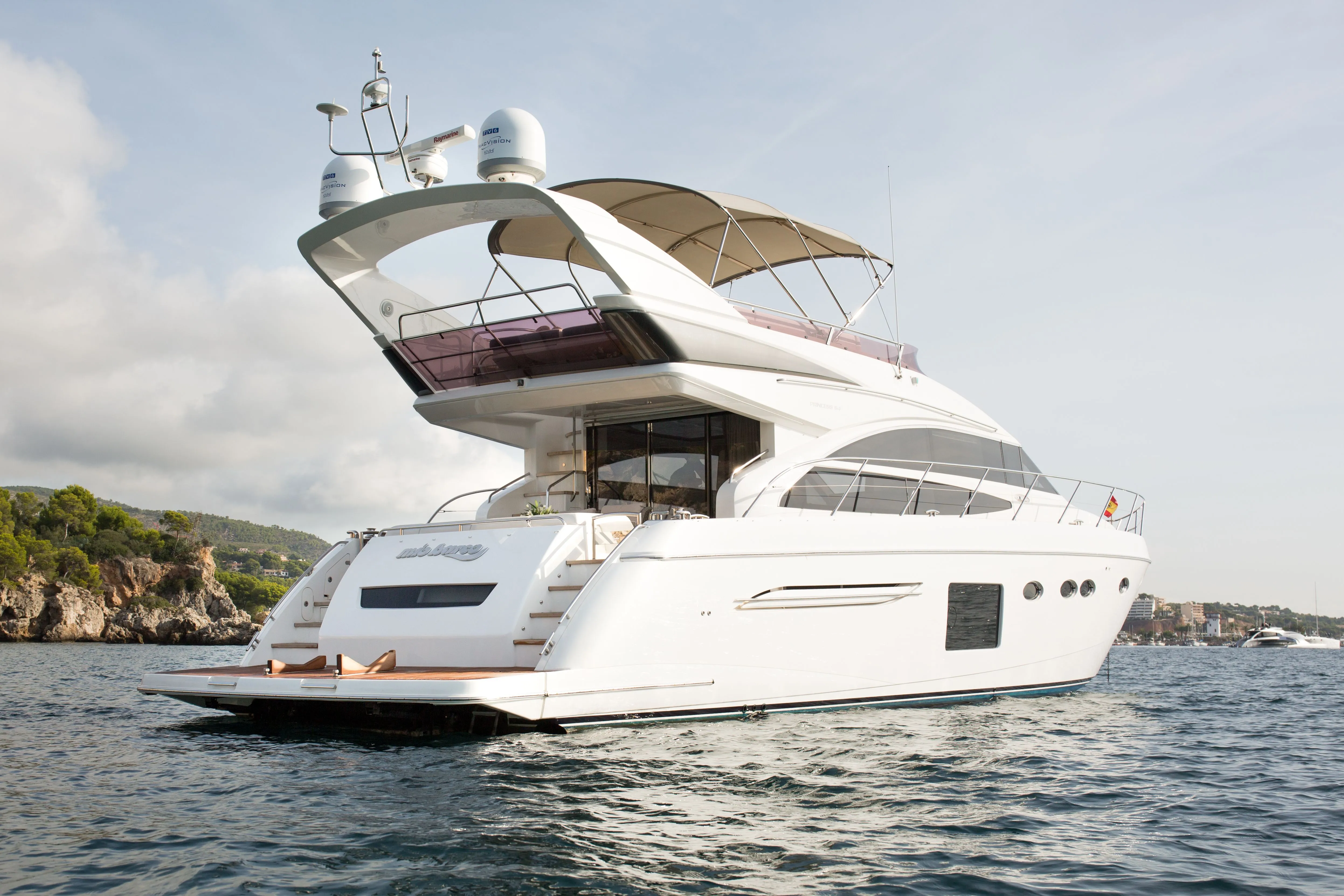 Boot - Charter a 19.7m Motor Yacht Princess 64 in Palma de Mallorca