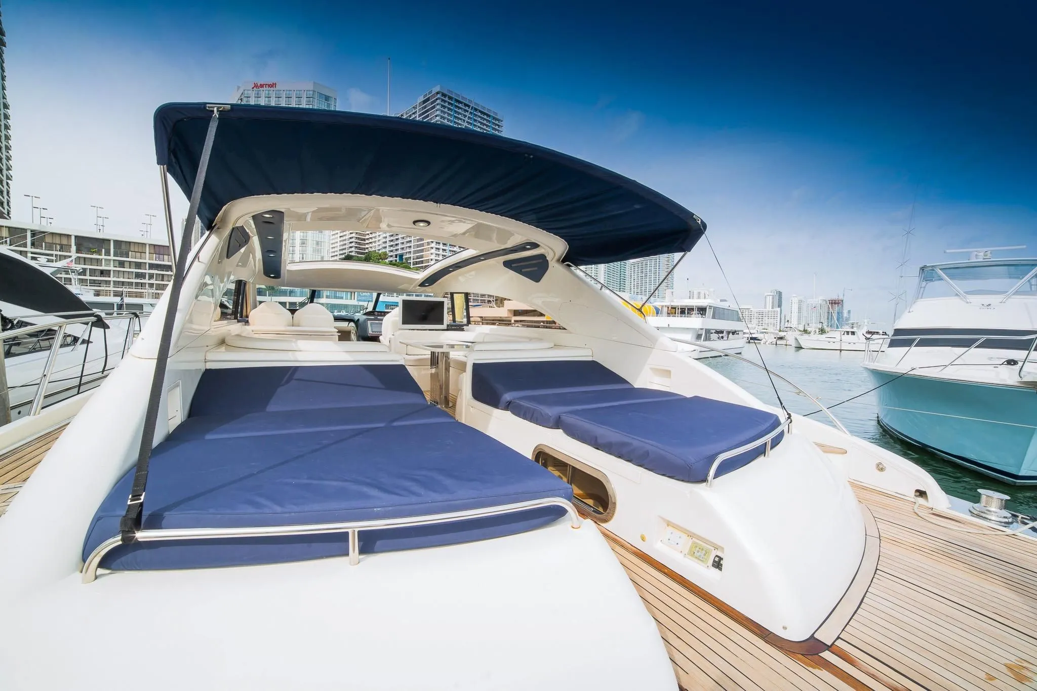 Чартер Martiniky 2 - 5