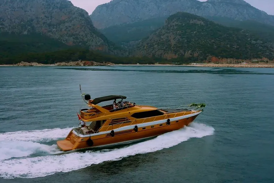 Regnum Charter Boat