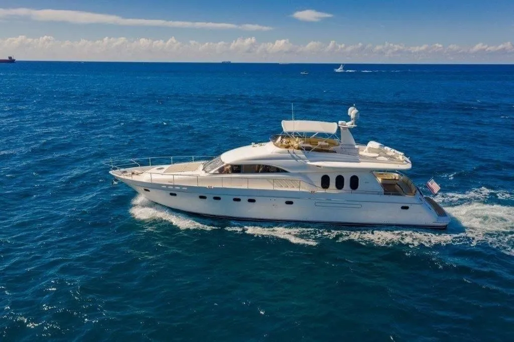 20.9m Cartagena de Indias Motor Yacht Princess 68 Hire