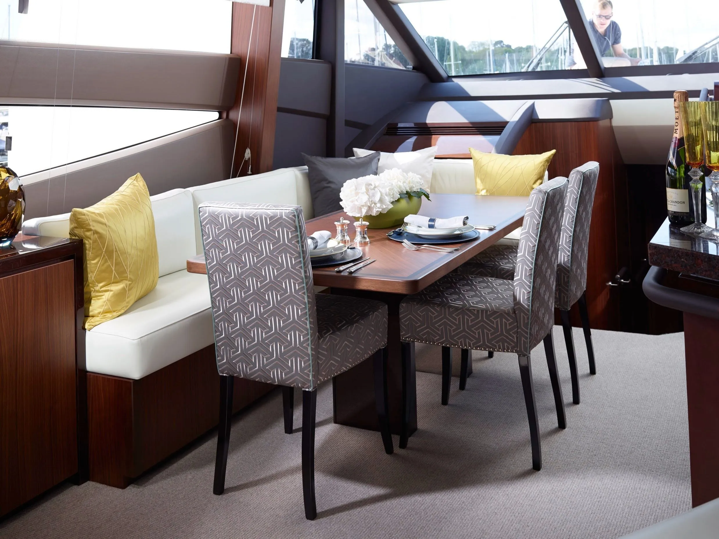 Intuition Charterboot - 5