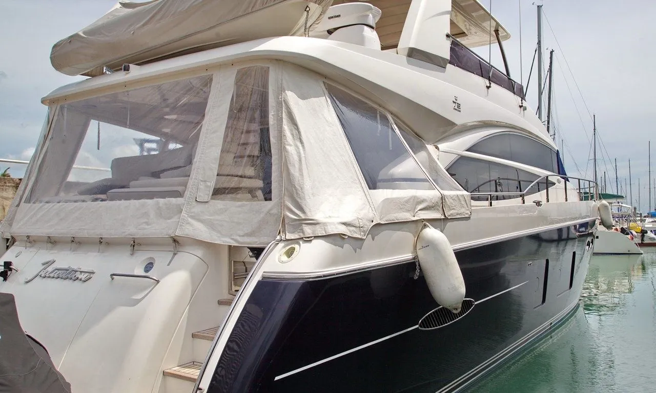 Intuition Charterboot - 3