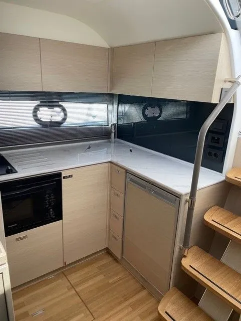 Чартер Bozzie 5 - 5