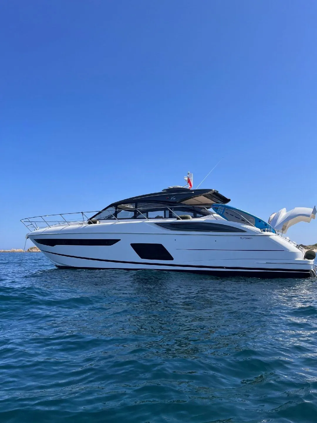 Charter a 16.46m 3 Cabin Motor Yacht in Grimaud