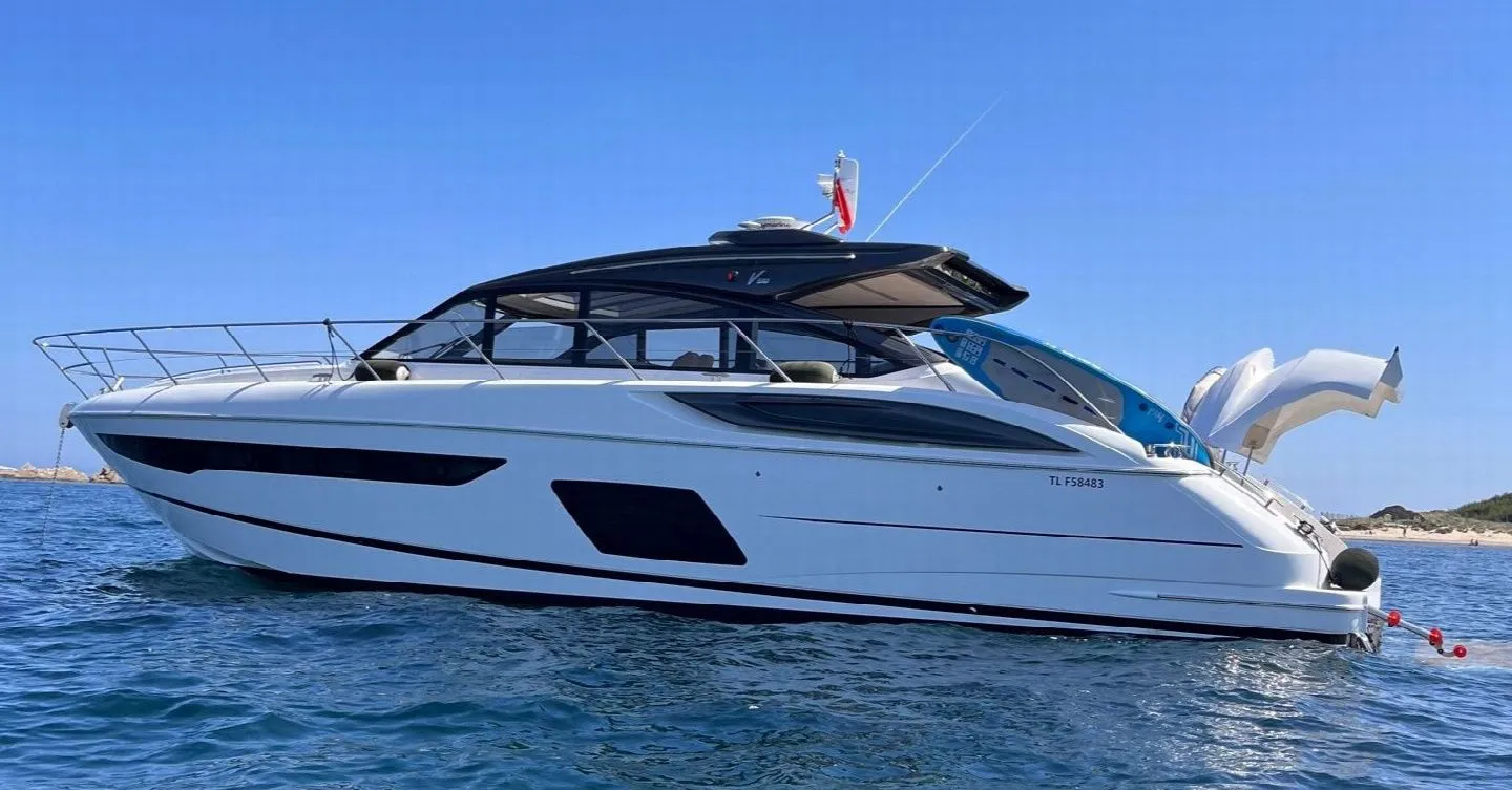 Charter a 16.46m 3 Cabin Motor Yacht in Grimaud