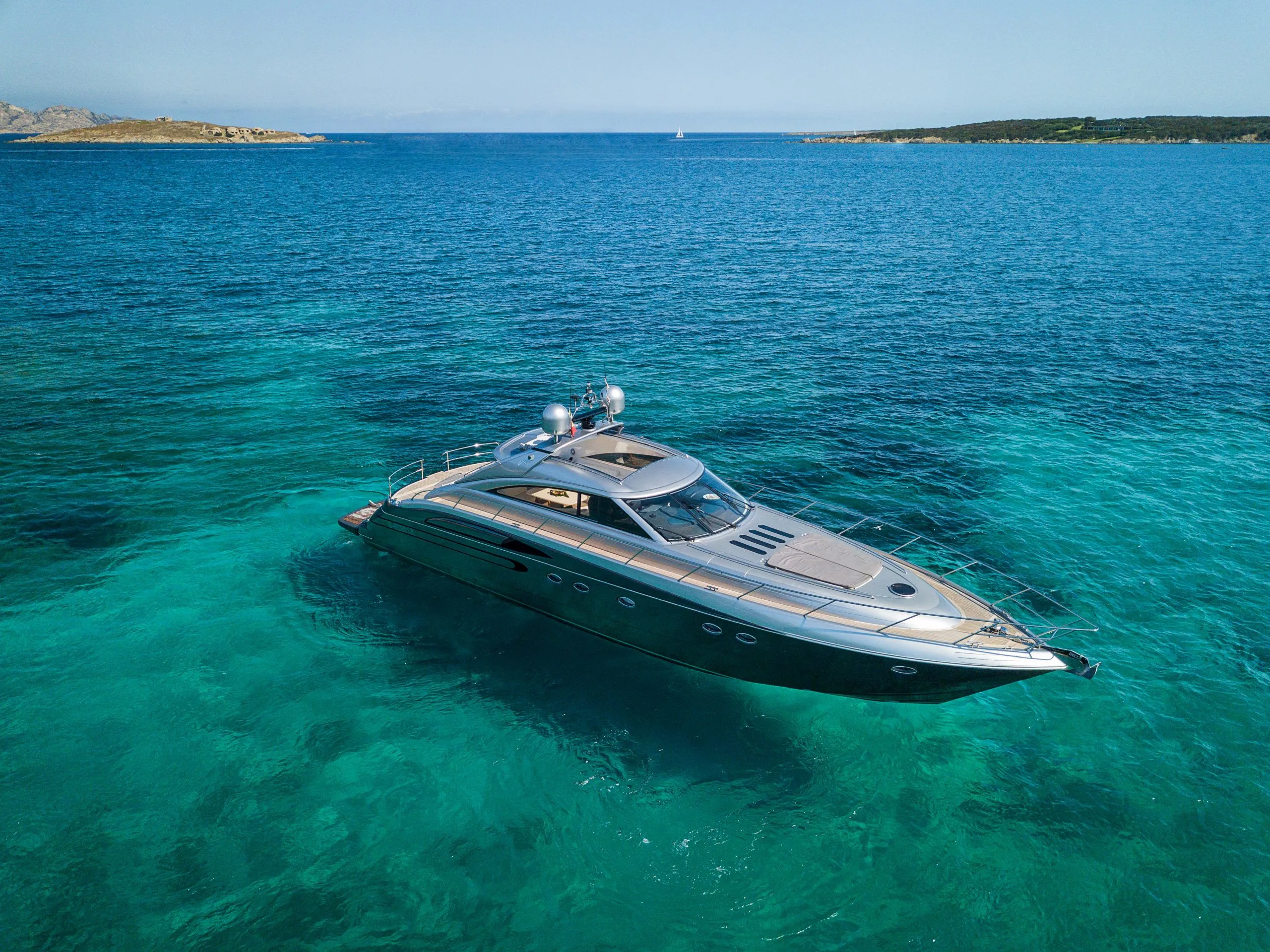 21.3m Mahón Princess V65 Hire