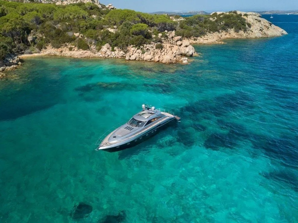 Laya Charter Boat