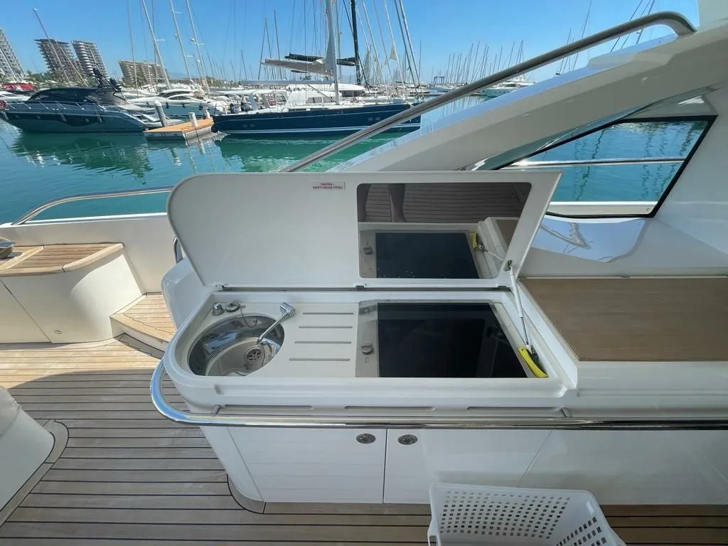 Analu Charter Boat