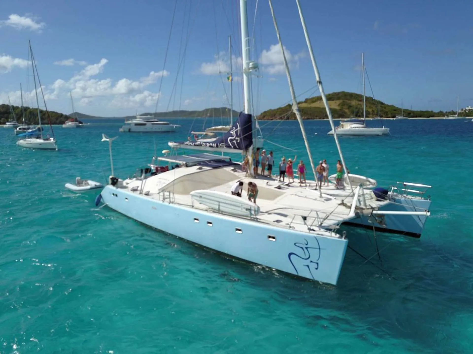 Charter a 19.96m Privilege 65 Catamaran in Ribishi